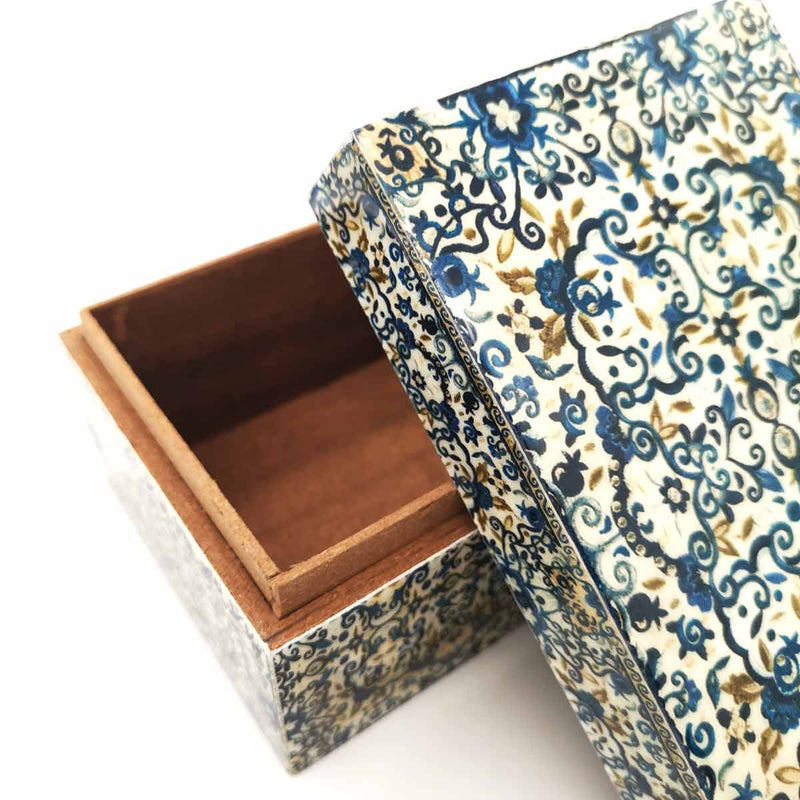 Lacquered Jewelery Box with Blue Arabesques